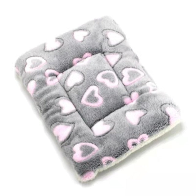 Pet Blanket Soft Thickened Pet Fleece Pad Pets Blanket Bed Mat For Puppy Dog Cat Sofa Cushion Home Rug Keep Warm Sleeping Cover
